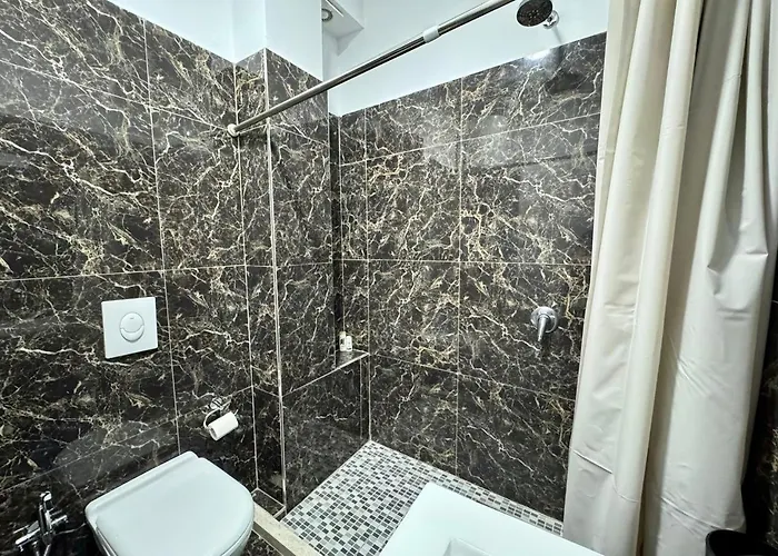 Modern Open Space - Heart Of Апартаменты Тирана